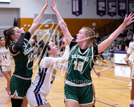 202-02-18 Redmond at Lake Stevens Girls BB Playoff_5833-20250218-DxO_DeepPRIME XD2s