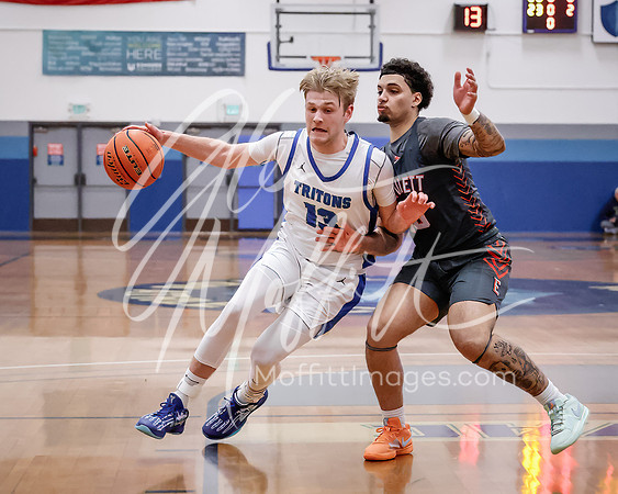 2024-01-08 Everett vs Edmonds College Mens Basketball_2764-Edit