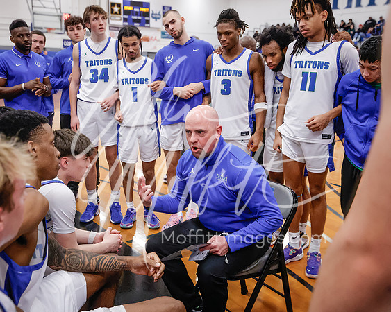 2024-01-08 Everett vs Edmonds College Mens Basketball_3870-Edit