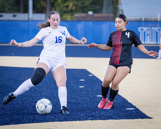 10-24-25 Everett CC at Edmonds CC Womens Soccer-73