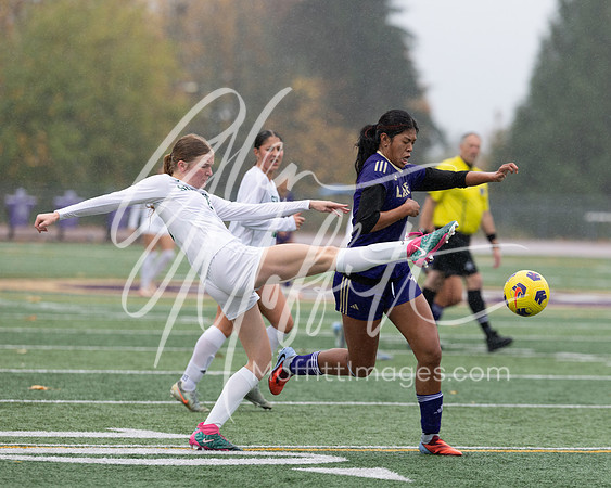 Skyline at Lake Stevens Soccer Dist0369 Playoff 2025-11-01_