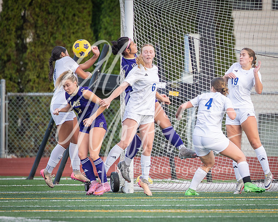 2025-11-08 Bothell at Lake Stevens Girls Socc Playoff_6124