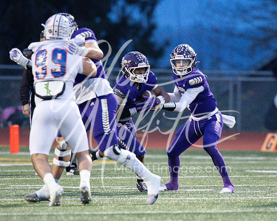 2025-11-29 Graham Kapowsin at Lake Stevens State semi-final Football Playoff_2254