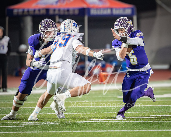 2025-11-29 Graham Kapowsin at Lake Stevens State semi-final Football Playoff_3477