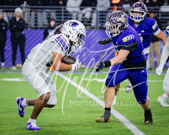 2025-12-06 Sumner v Lake Stevens State final Football Playoff_5408