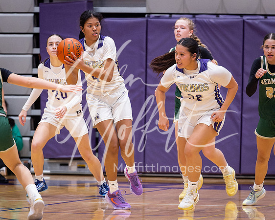 202-02-18 Redmond at Lake Stevens Girls BB Playoff_3601-20250218-DxO_DeepPRIME XD2s