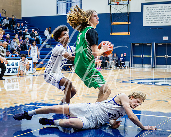 2026-02-19 Woodinville v Lake Stevens Boys BB Dist Playoff1016_
