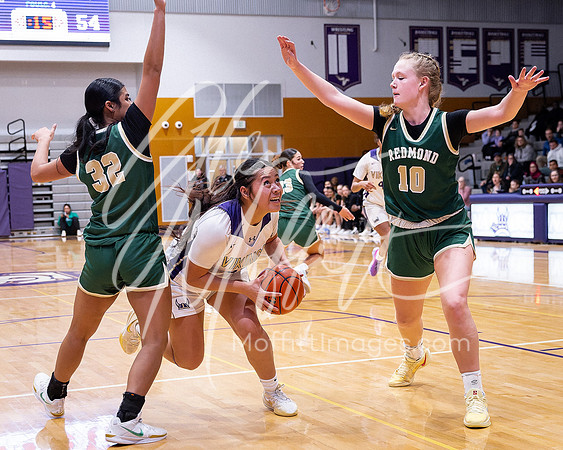 202-02-18 Redmond at Lake Stevens Girls BB Playoff_5889-20250218-DxO_DeepPRIME XD2s