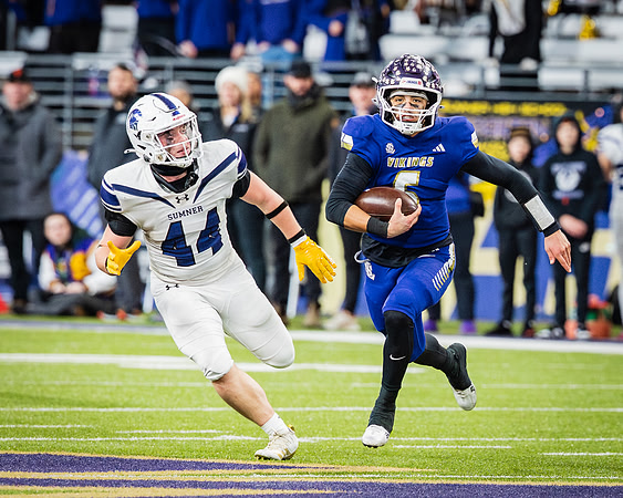 2025-12-06 Sumner v Lake Stevens State final Football Playoff_4619