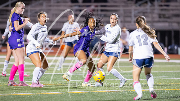 2026-10-13_glacier_peak_vs_Lake_Stevens_girls_soccer_1510-96