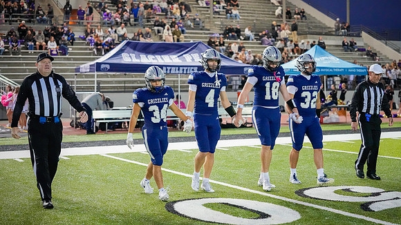 2026-10-09_glacier_peak_vs_Lake_Stevens_football_5342