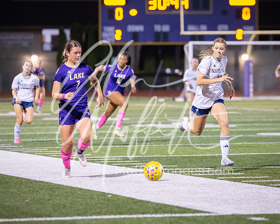 2026-10-13_glacier_peak_vs_Lake_Stevens_girls_soccer_1231-74