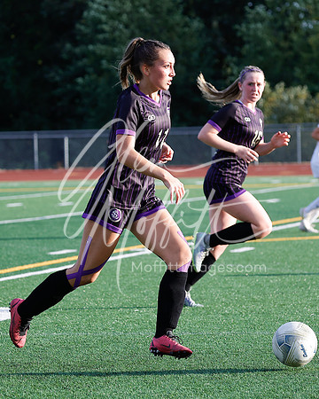 09.24.22 lincoln at Lk Stevens var Grl Socc gdm-7576
