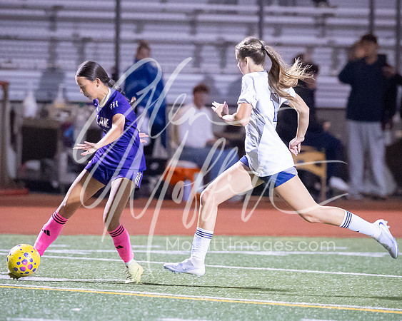 2026-10-13_glacier_peak_vs_Lake_Stevens_girls_soccer_1815-108