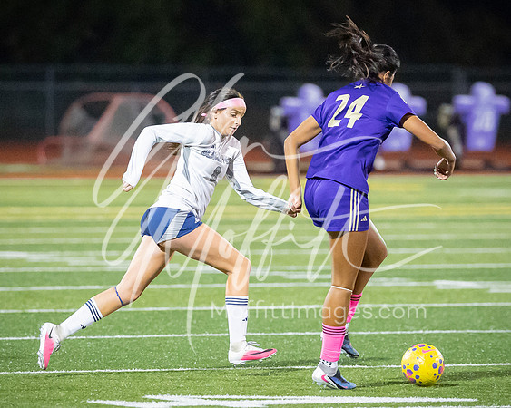 2026-10-13_glacier_peak_vs_Lake_Stevens_girls_soccer_2526-152