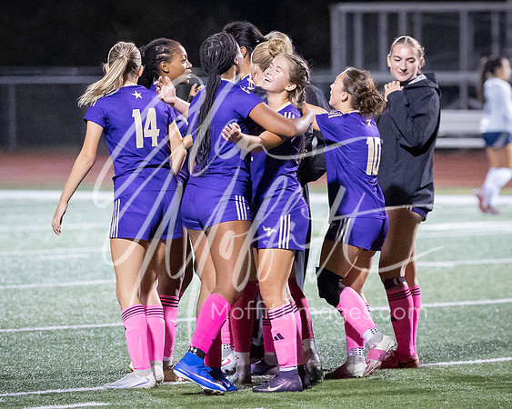 2026-10-13_glacier_peak_vs_Lake_Stevens_girls_soccer_3199-174