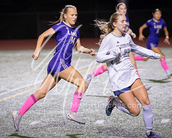2026-10-13_glacier_peak_vs_Lake_Stevens_girls_soccer_2291-137