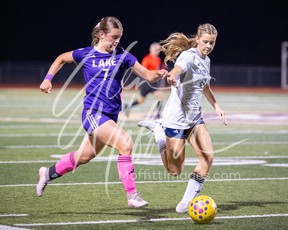 2026-10-13_glacier_peak_vs_Lake_Stevens_girls_soccer_1248-77