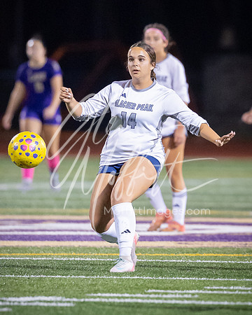 2026-10-13_glacier_peak_vs_Lake_Stevens_girls_soccer_1641-100