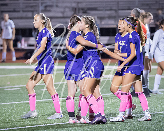 2026-10-13_glacier_peak_vs_Lake_Stevens_girls_soccer_3190-173