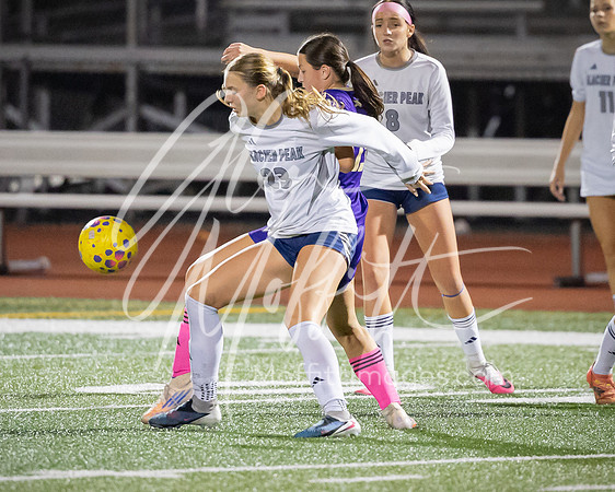 2026-10-13_glacier_peak_vs_Lake_Stevens_girls_soccer_2797-162