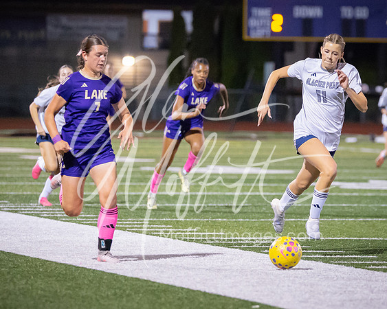 2026-10-13_glacier_peak_vs_Lake_Stevens_girls_soccer_1228-73