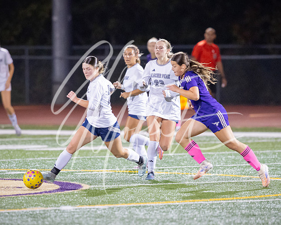 2026-10-13_glacier_peak_vs_Lake_Stevens_girls_soccer_2117-122