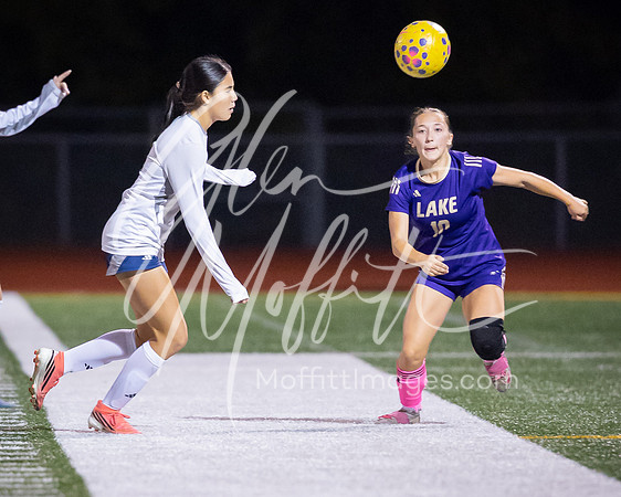 2026-10-13_glacier_peak_vs_Lake_Stevens_girls_soccer_1652-101