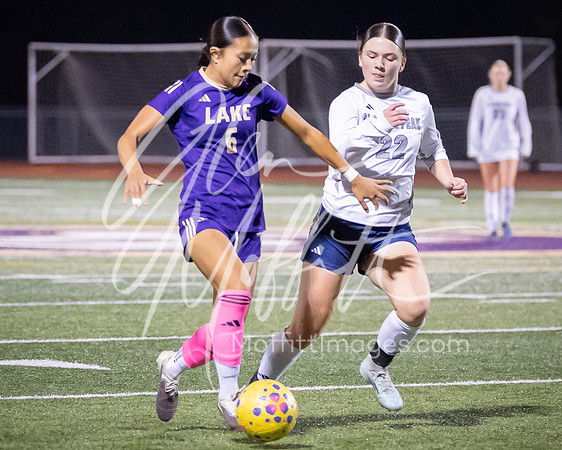 2026-10-13_glacier_peak_vs_Lake_Stevens_girls_soccer_1220-70
