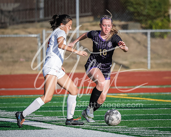 09.24.22 lincoln at Lk Stevens var Grl Socc gdm-6558