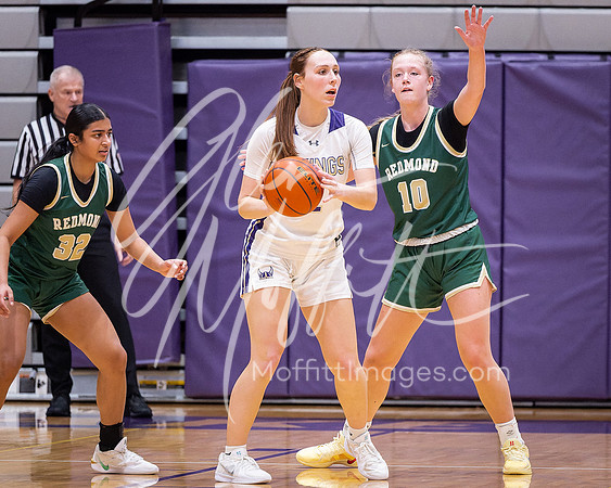 202-02-18 Redmond at Lake Stevens Girls BB Playoff_2263-20250218-DxO_DeepPRIME XD2s