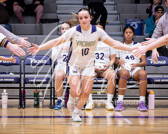 202-02-18 Redmond at Lake Stevens Girls BB Playoff_0262-20250218-DxO_DeepPRIME XD2s
