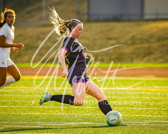 09.24.22 lincoln at Lk Stevens var Grl Socc gdm-7664