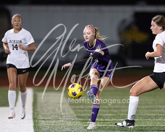 vnn_20231031_Jack_at_LS_Var_Grls_Socc_0751-Edit