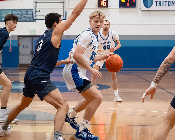 2025-02-22 Bellevue CC vs ECC BB_0747-20250222-DxO_DeepPRIME XD2s