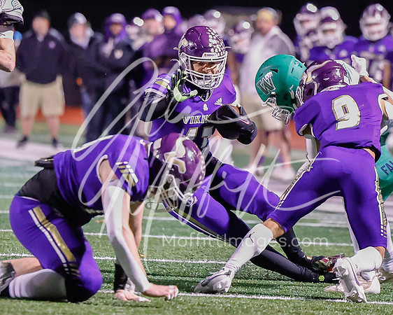 vnn_20231110_woodnvle_at_LS_Var_Football_playoff_2938