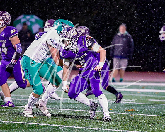 vnn_20231110_woodnvle_at_LS_Var_Football_playoff_3054