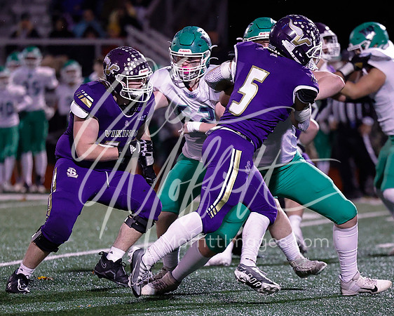 vnn_20231110_woodnvle_at_LS_Var_Football_playoff_3345