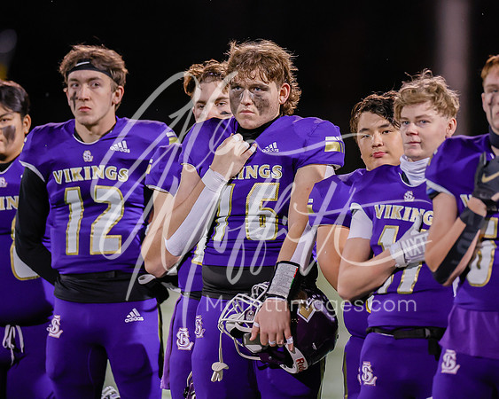vnn_20231110_woodnvle_at_LS_Var_Football_playoff_3918