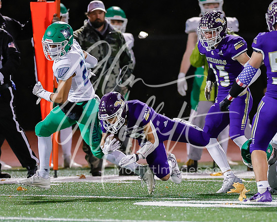 vnn_20231110_woodnvle_at_LS_Var_Football_playoff_3944