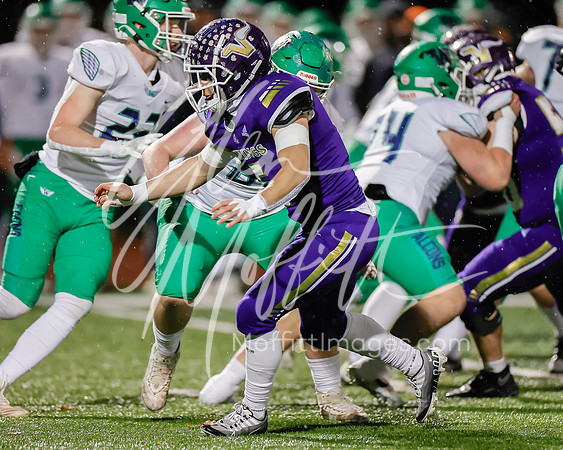 vnn_20231110_woodnvle_at_LS_Var_Football_playoff_4046