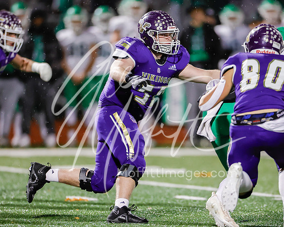 vnn_20231110_woodnvle_at_LS_Var_Football_playoff_4061