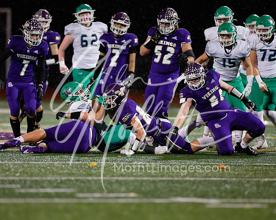 vnn_20231110_woodnvle_at_LS_Var_Football_playoff_4191