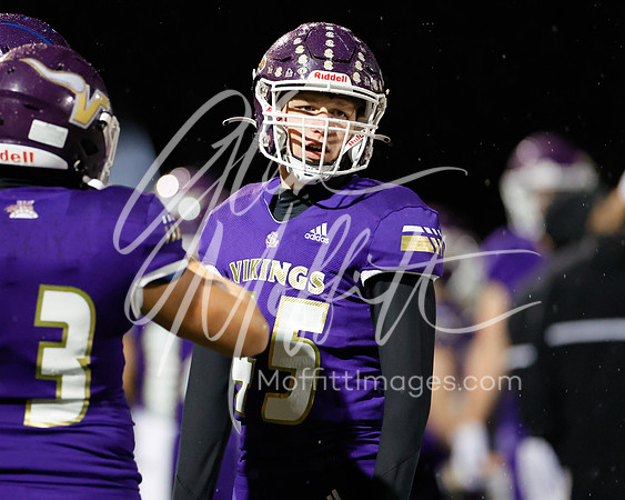 vnn_20231110_woodnvle_at_LS_Var_Football_playoff_4300