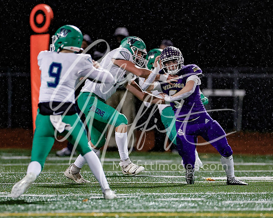 vnn_20231110_woodnvle_at_LS_Var_Football_playoff_4460