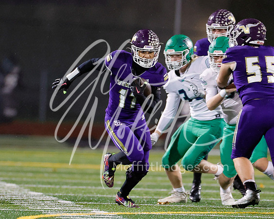 vnn_20231110_woodnvle_at_LS_Var_Football_playoff_4520