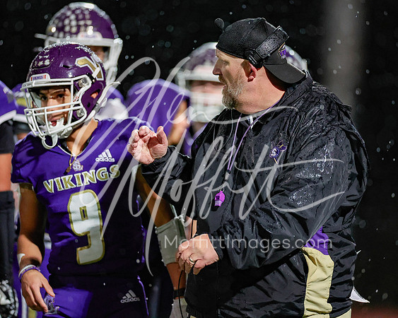 vnn_20231110_woodnvle_at_LS_Var_Football_playoff_4719