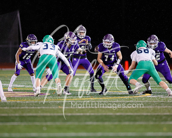 vnn_20231110_woodnvle_at_LS_Var_Football_playoff_4725