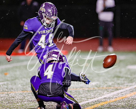 vnn_20231110_woodnvle_at_LS_Var_Football_playoff_4884