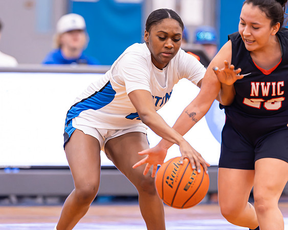 EC v NW Indian Women Bsktb 01-04-24-194